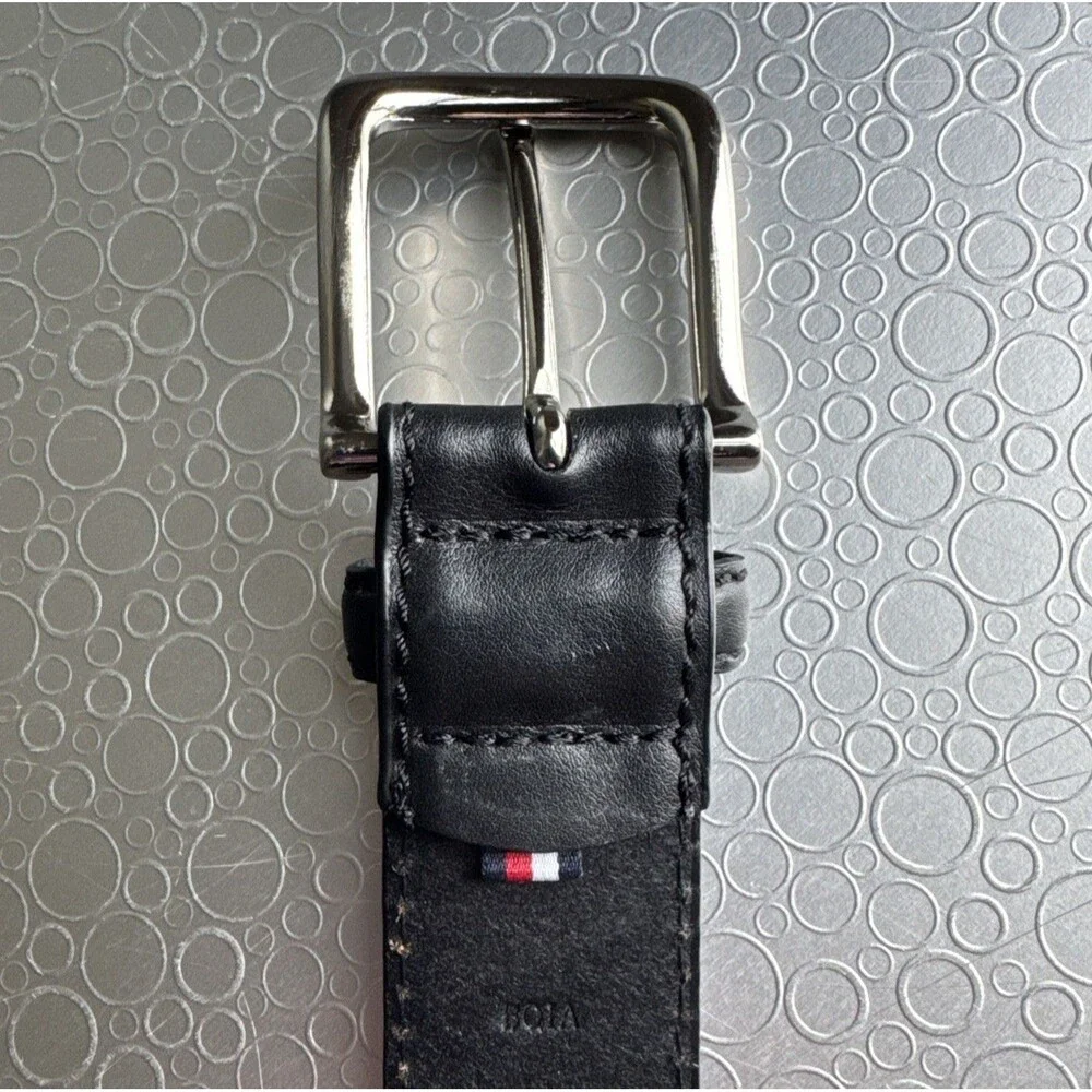 Tommy Hilfiger Mens Black Coated Leather Dress Belt Size 42 105 Vintage Preppy